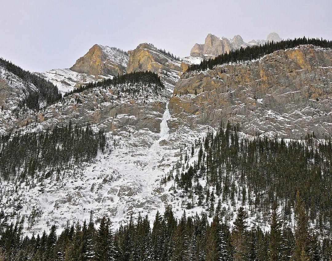 Banff snow · 2026-27 동계 캐나다 오로라 3박 + 로키 3박 허니문 6박 7일