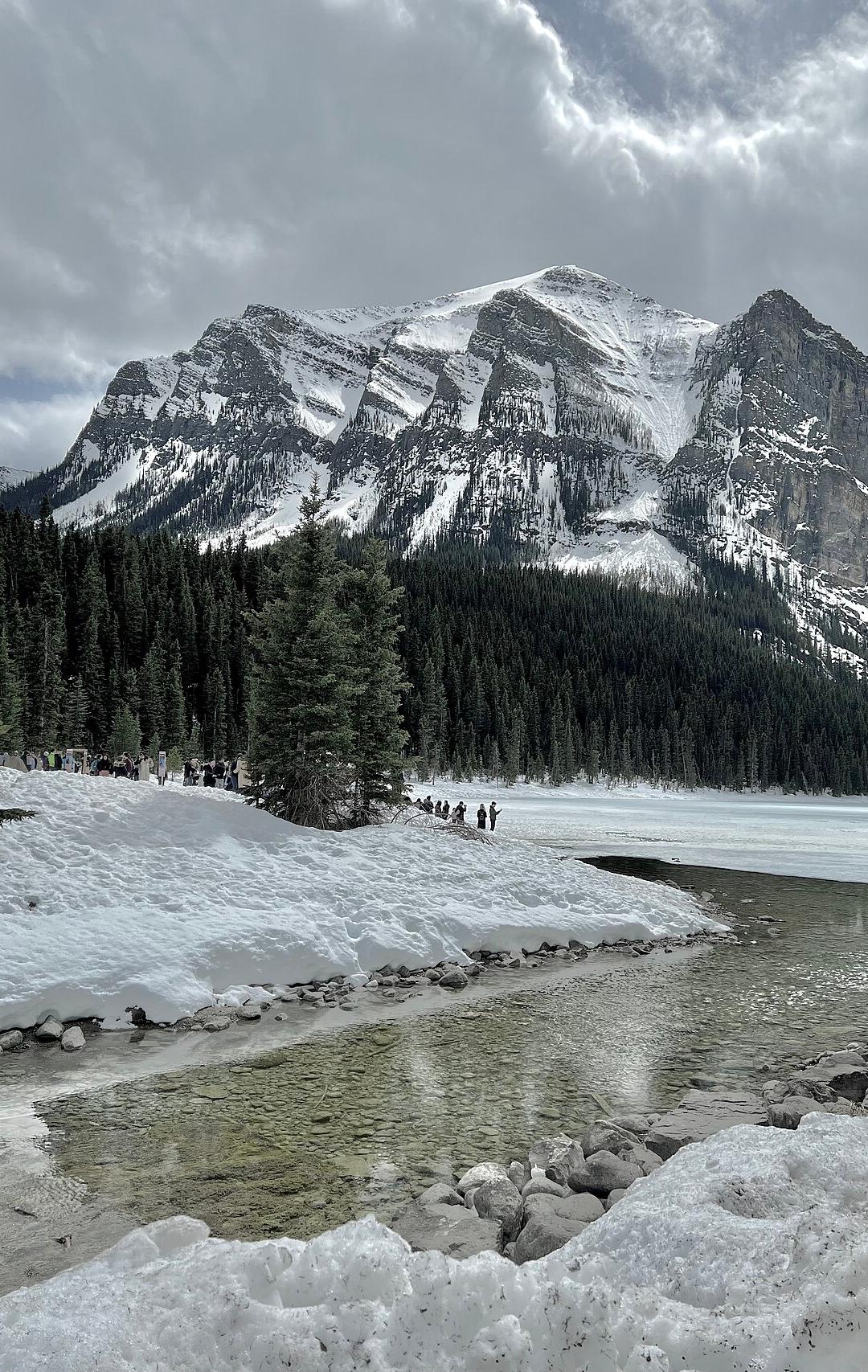Lake Louise winter · 2026-27 동계 캐나다 오로라 3박 + 로키 3박 허니문 6박 7일